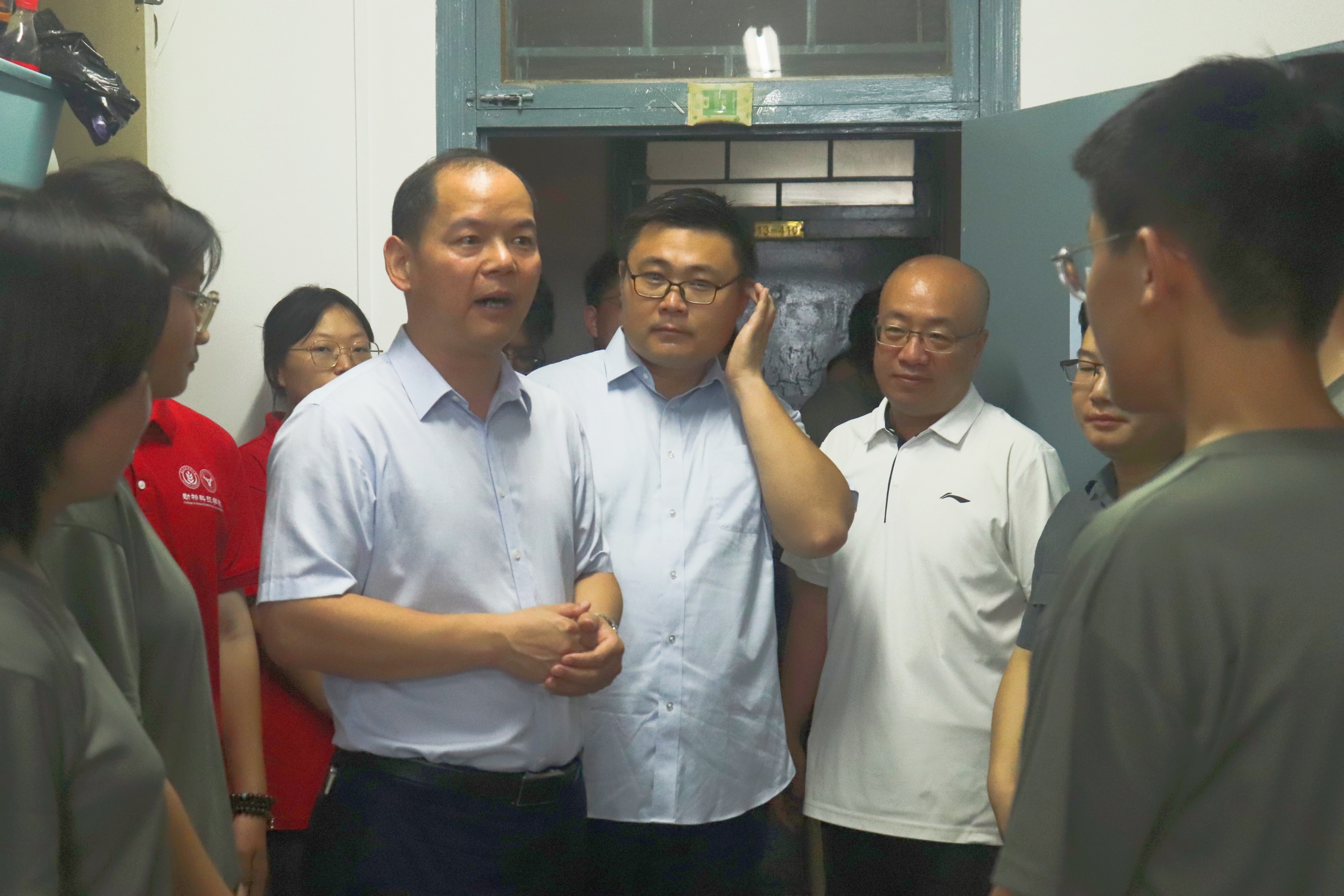 b16925af49244975affccf78e3c9302a.jpg IMG_0028.JPG