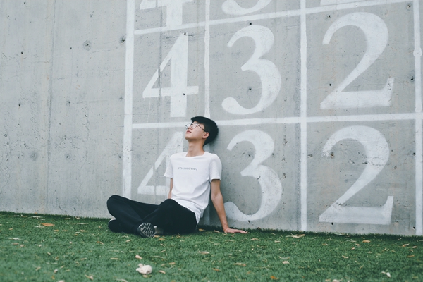 444c220d1379491ca3ce1c64a615453c.jpg 个人生活照-01.jpg