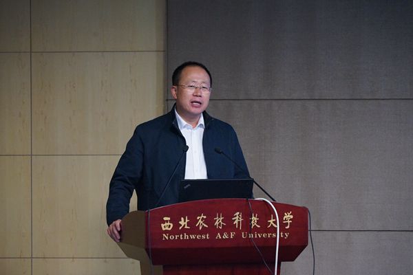 5f8972ef83b04527a3be233a7f7c4feb.jpg 3 农业农村部种业管理司邹奎处长致辞_副本.jpg