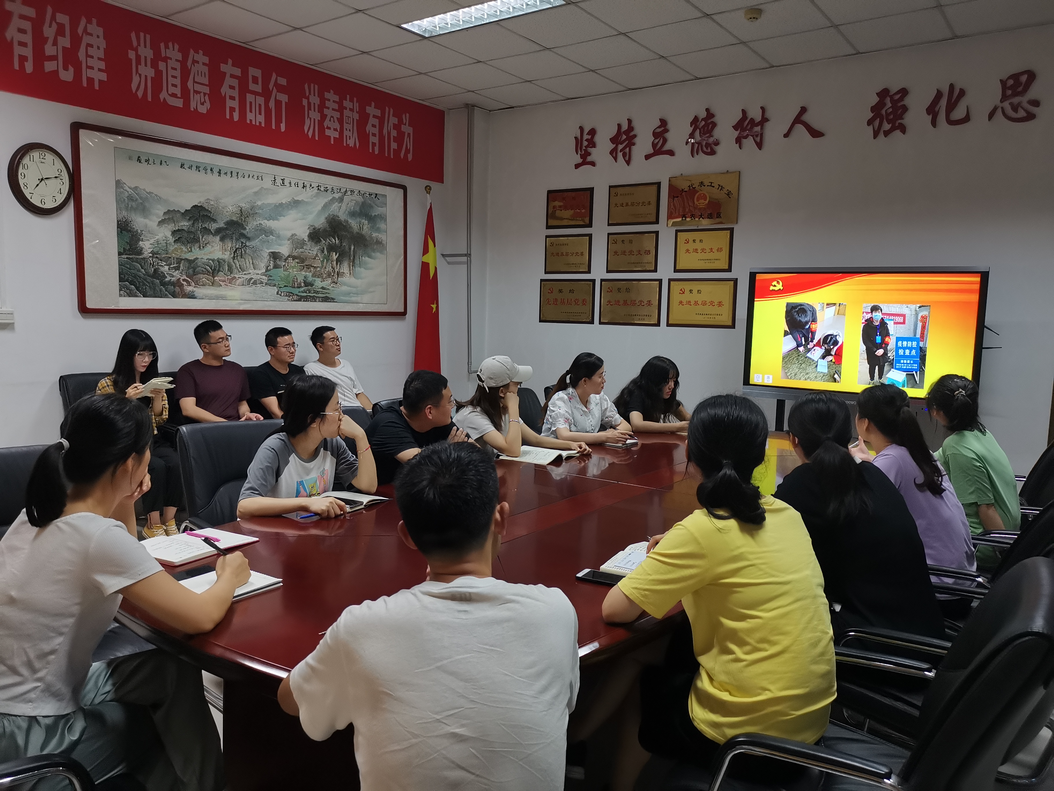 2818f8eb71cb4272ba1e0bf5dfbf8182.jpg 2818f8eb71cb4272ba1e0bf5dfbf8182.jpg