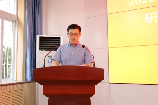 f2c3a8675e174308b1887e0c07cd8aed.jpg 安老师_副本.jpg