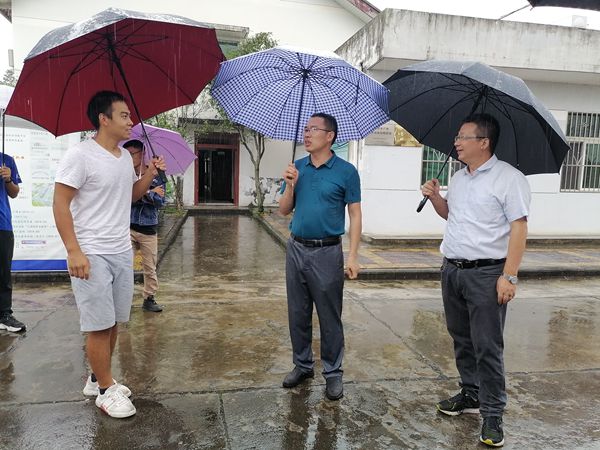 f7f55686a1c84031b58285458a559837.jpg 和孵化企业交流_副本.jpg