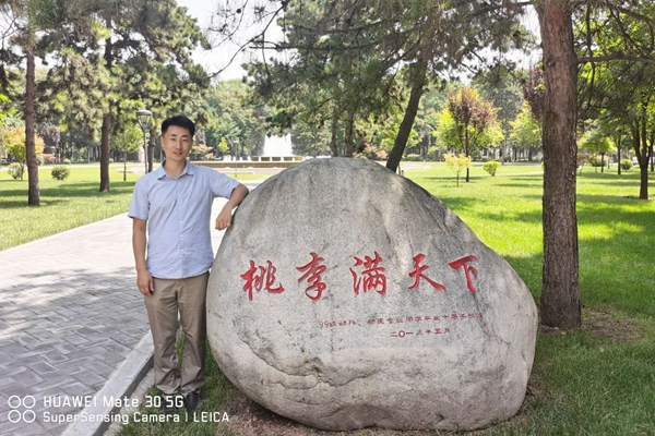 07e7f96510a643db930532fcb908131b.jpg 姜海峰生活照.jpg