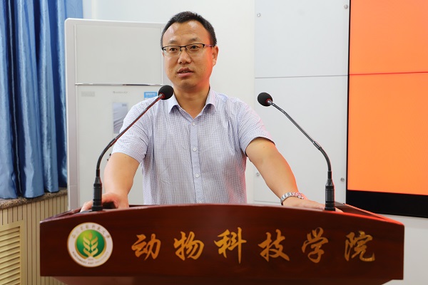 e6f4d3a25758448daa1cad2be6f7be02.jpg 王书记主持.jpg