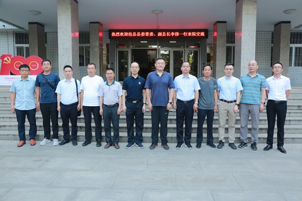 737dad7c0cd2423ca0fea63f310bcfe4.jpg 336A1112.JPG