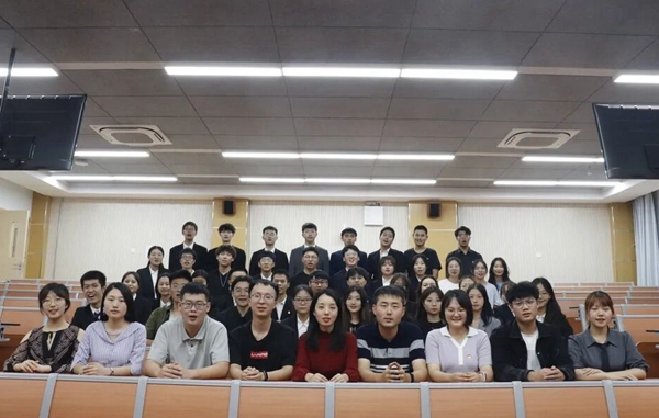 5f4b0024a00b4ba9b74f343db45f88e2.jpg 合影留念.jpg