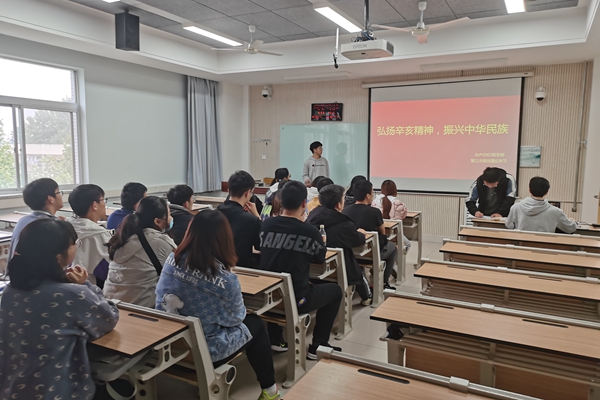 6dec06effa314fbba8053760ce811372.jpg 燕凯龙同学发表自己的感想 (1).jpg