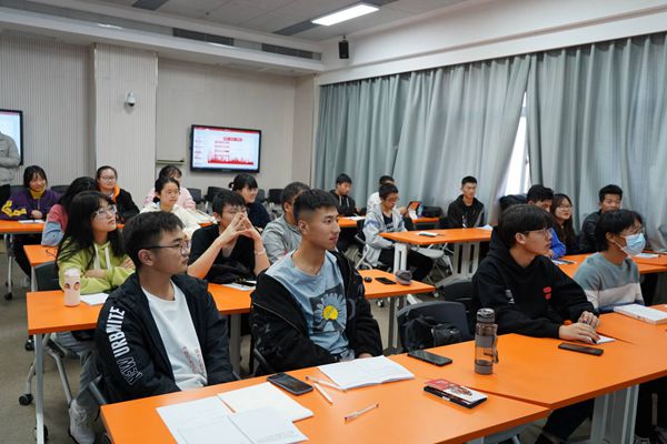 35967dbf9a314340b024c573597d1898.jpg 动科2104班.jpg