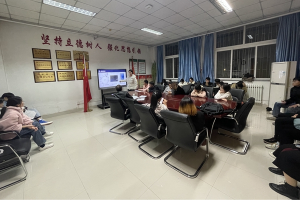 d87690d11fc2486a9f9bfdbb34bd9bf3.jpg 答辩现场4.jpg