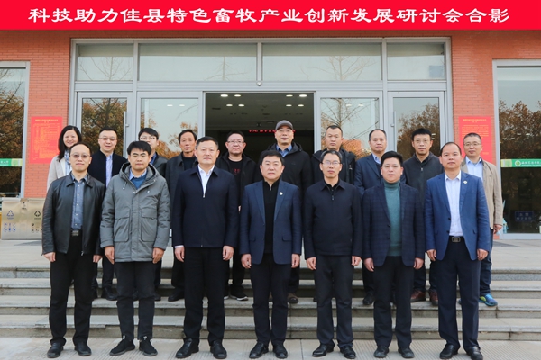 eadb2d2a4f2b4901b25bda01f1a9d849.jpg 336A4848-1.jpg