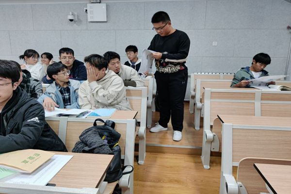 f8ce0576a1414eab8d8d531049538ead.jpg 志愿者讲解月刊.jpg