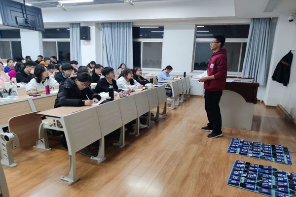 0c1406a315674a3eae49d8813239baad.jpg 志愿者讲解月刊 (2).jpg