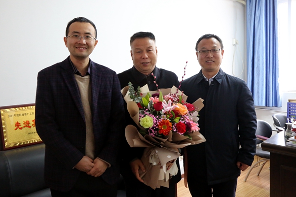 da4cd61b5bb64eaaae05e773e60c67b3.jpg 336A6997.JPG