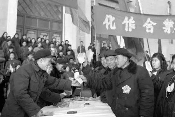 256bd5e350bf43898f5a95ae022e66b0.jpg 图二.jpg