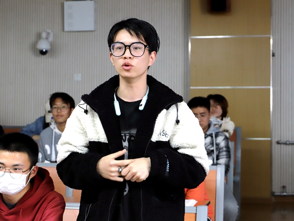 c82f6fe94e204634bde63300bca8f9a2.jpg IMG_2011.JPG