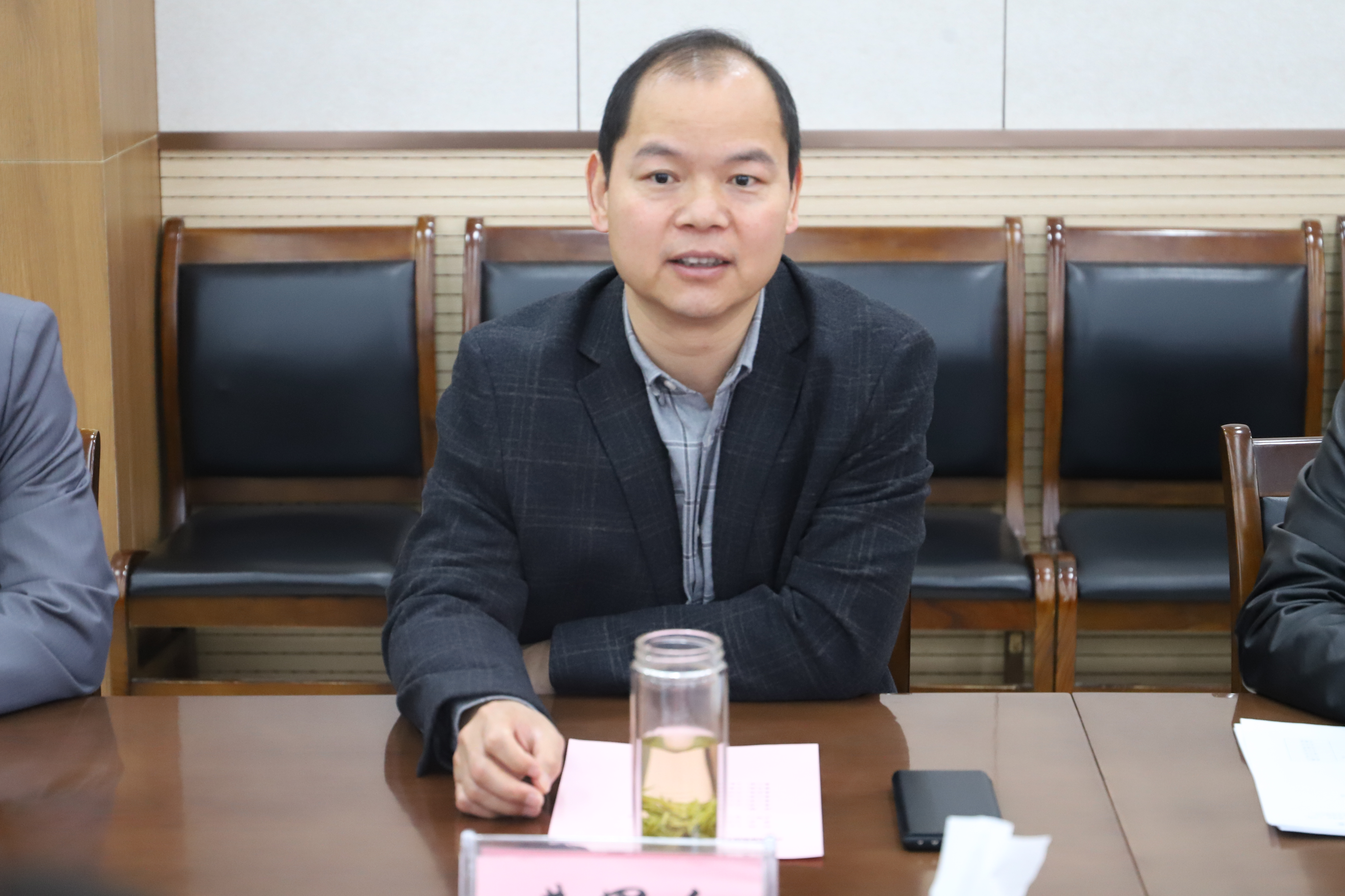 ec5d74835f6346f98425206724bcb351.jpg ec5d74835f6346f98425206724bcb351.jpg