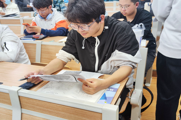 f550cda37d1845e986687f41080bd381.png CE902F7CFCBB2E9EA235085DC0C6FD64.png