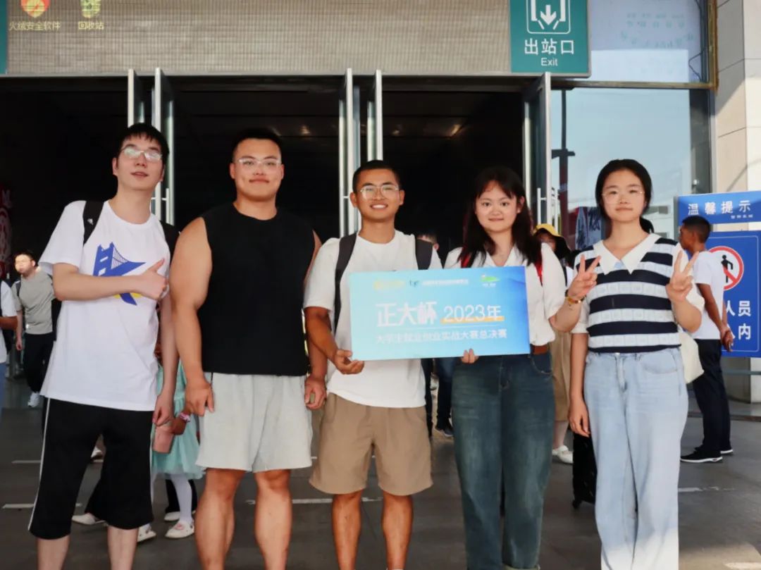 161f7c25f75f4485b20e409c3247b96f.jpg 161f7c25f75f4485b20e409c3247b96f.jpg