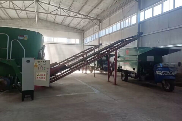 96ed84b544c4491cba168e25f12f7ef3.jpg 基地饲料配置车间.jpg