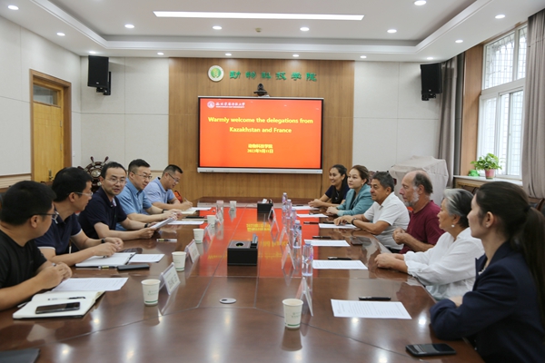 979af55762a74315ac1a59b33fe7a537.jpg 会场.jpg