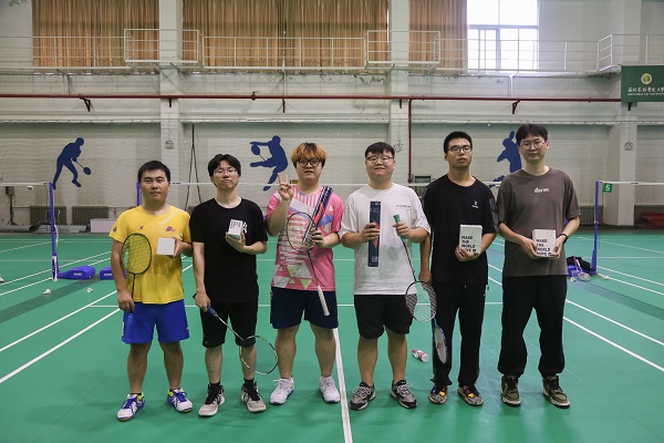 f173e3d160c94c428f73a33fe2c51c9b.jpg 男双颁奖.jpg