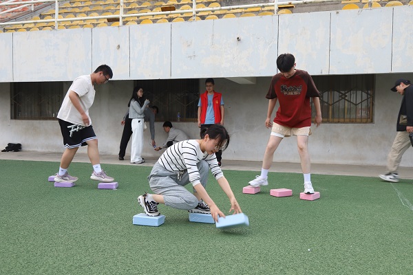 6 摸石过河(2).JPG