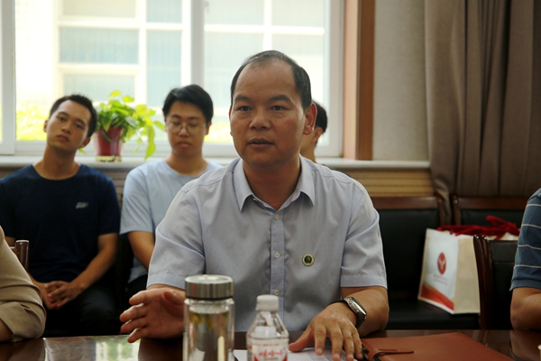 小黄书
党委书记曹军会主持会议并作总结讲话.JPG